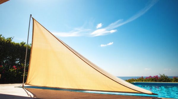 Les clés pour choisir le volet pour votre piscine efficacement