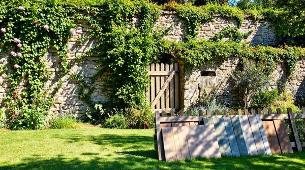 Top matériaux pour clôtures à Caen : guide d'achat pour jardins